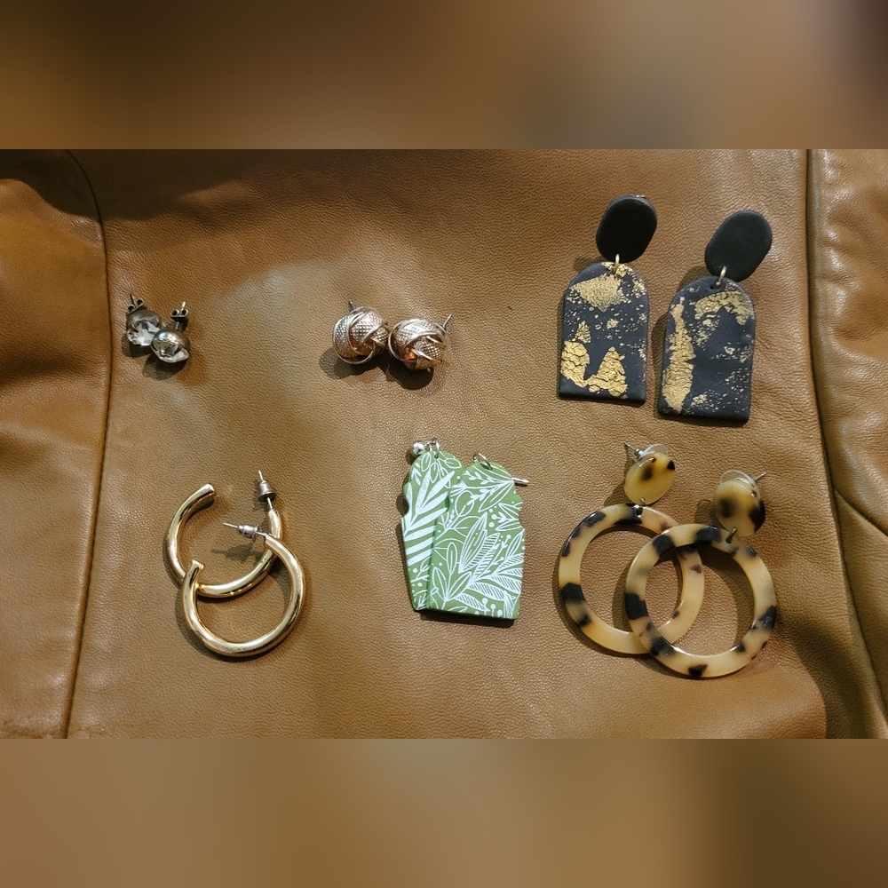 ❗️Vintage Pairs of Fashion Earrings❗️